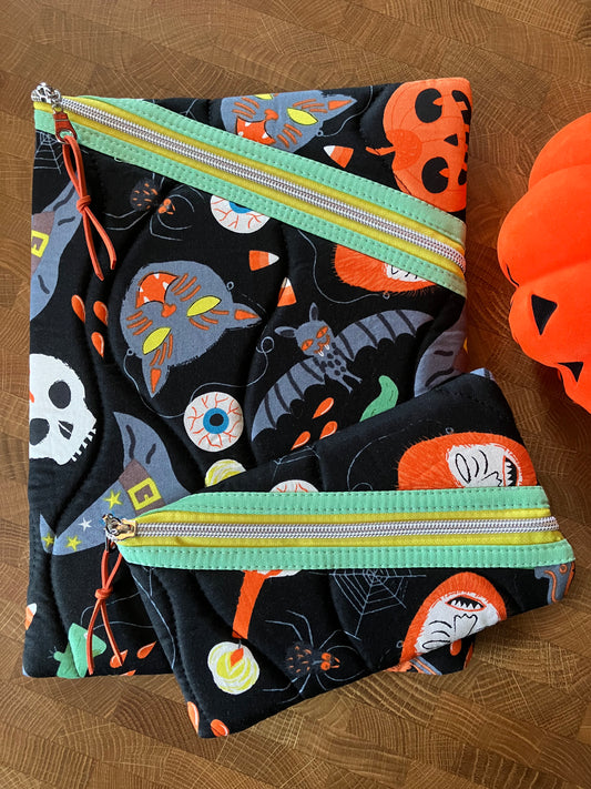 HALLOWEEN BOOK POUCH SET