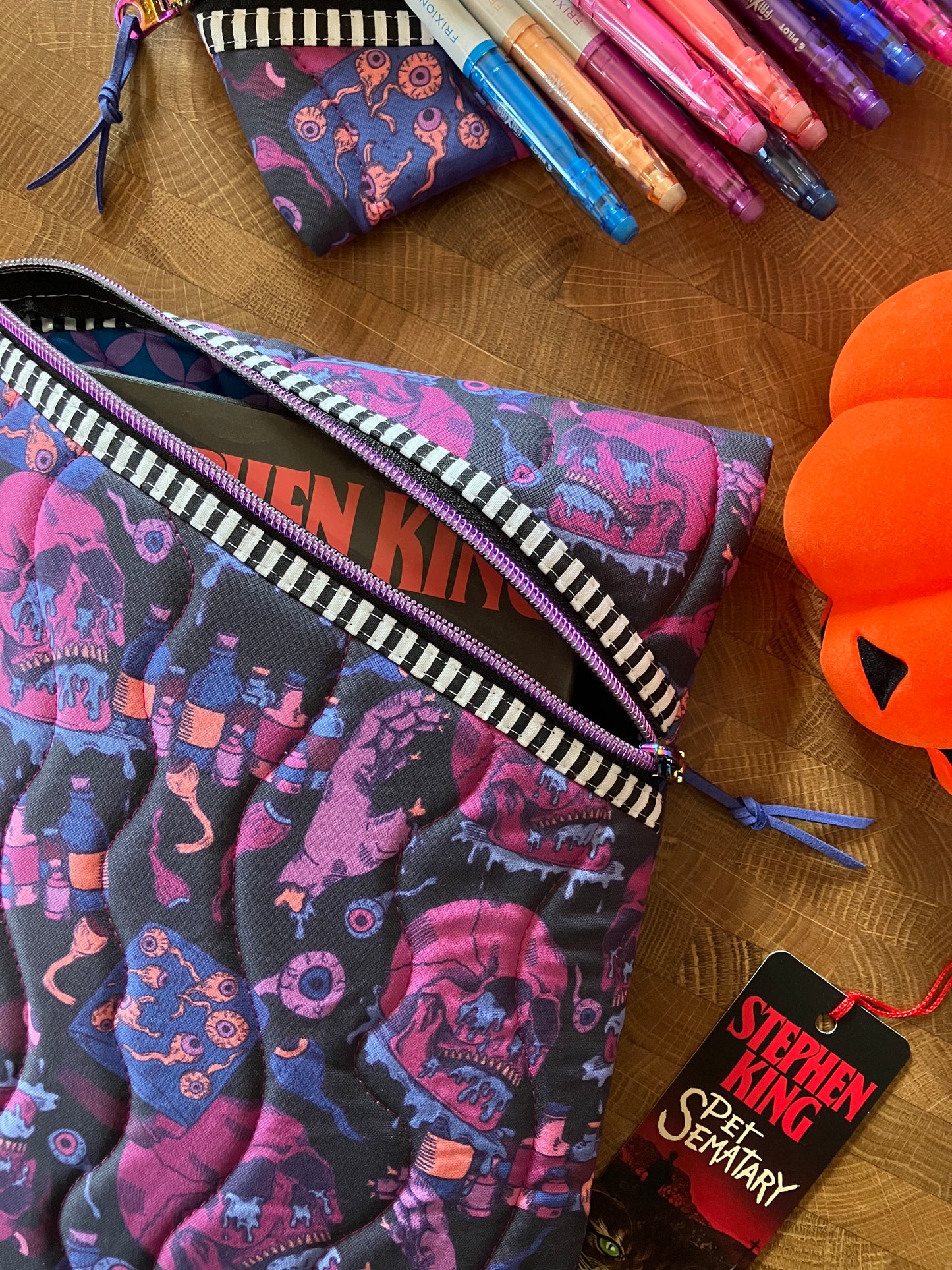 SKULLS BOOK POUCH SET