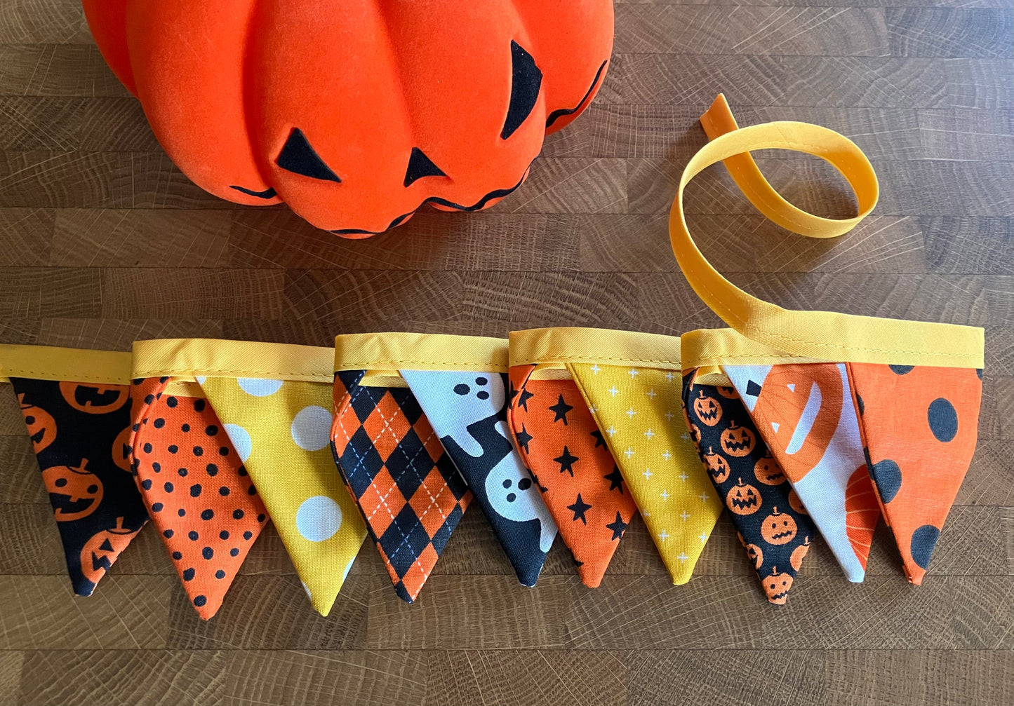 CANDY CORN VIBES BITTY BANNER