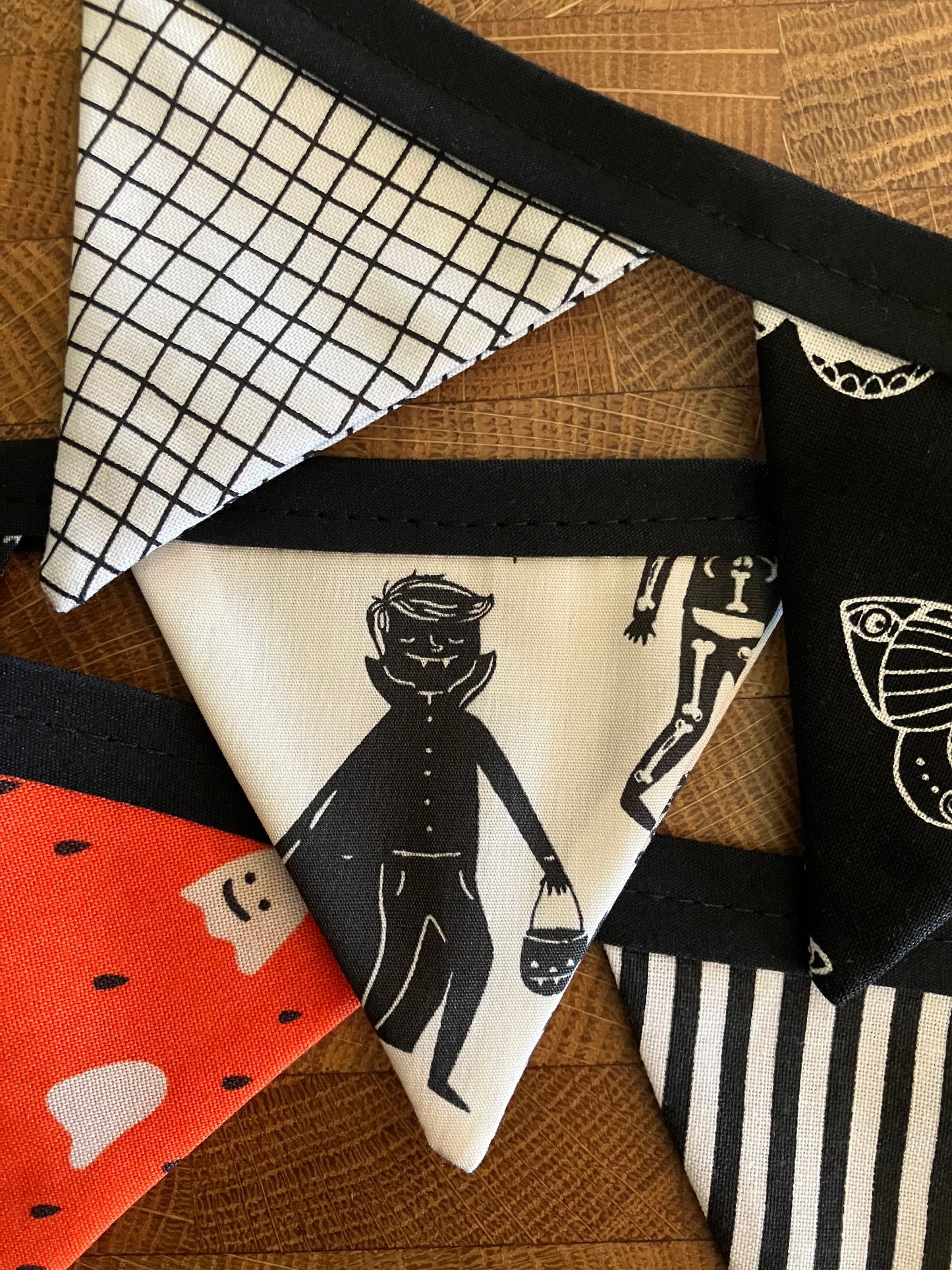 HALLOWEEN NIGHT BITTY BANNER