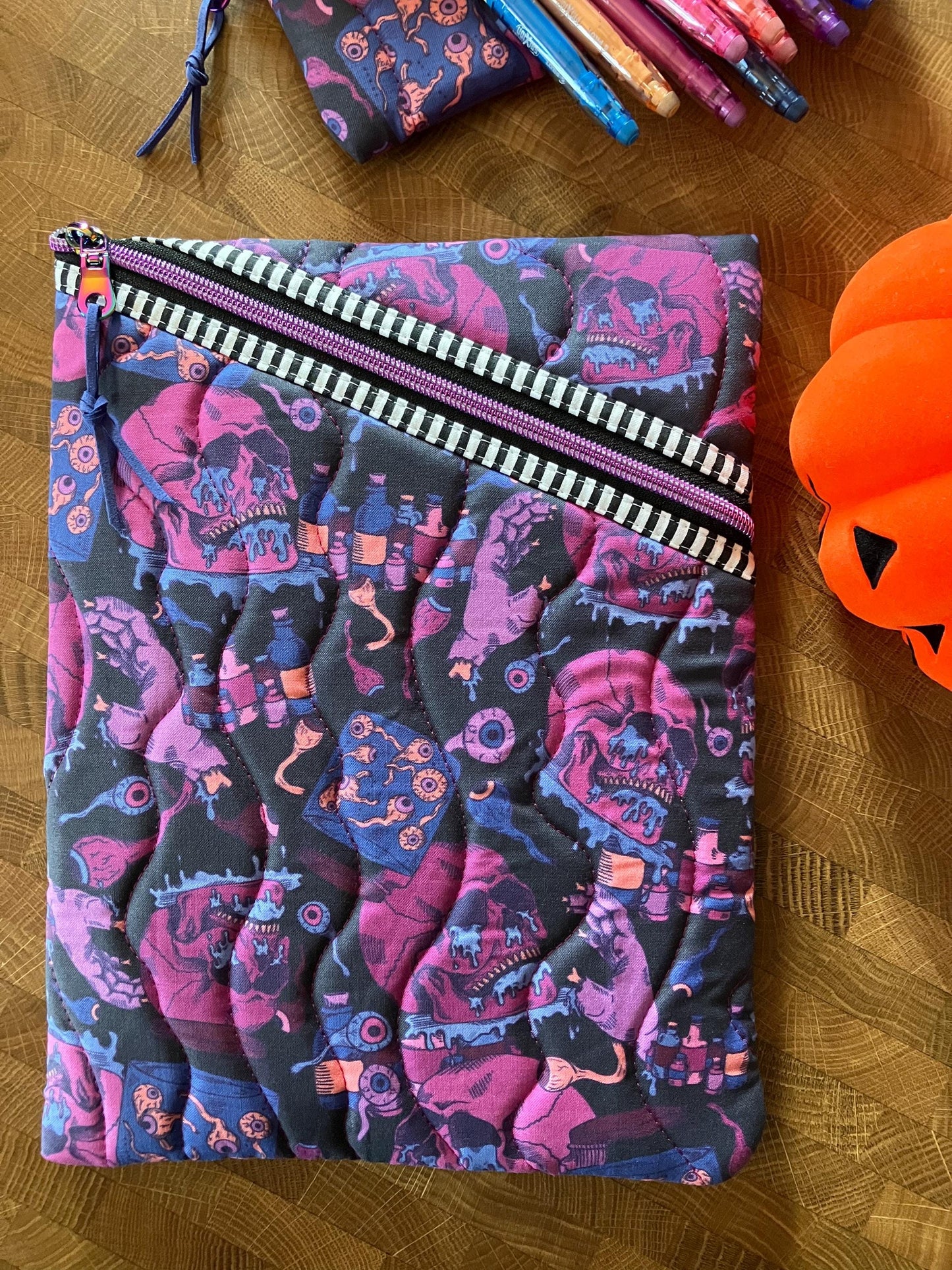SKULLS BOOK POUCH SET