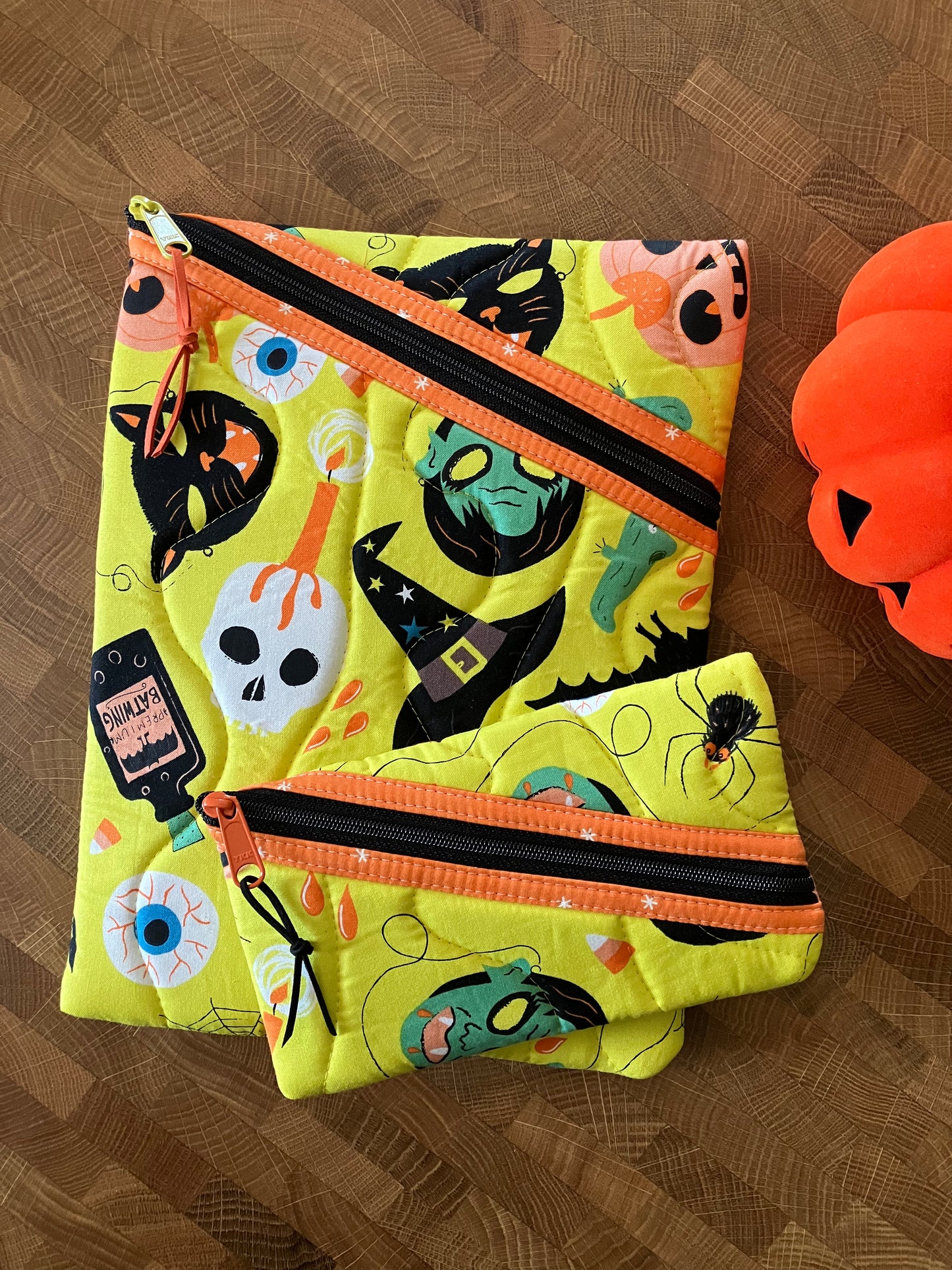 Halloween Book Pouch Set