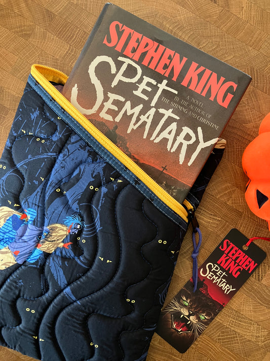 TRICK-OR-TREATERS BOOK POUCH