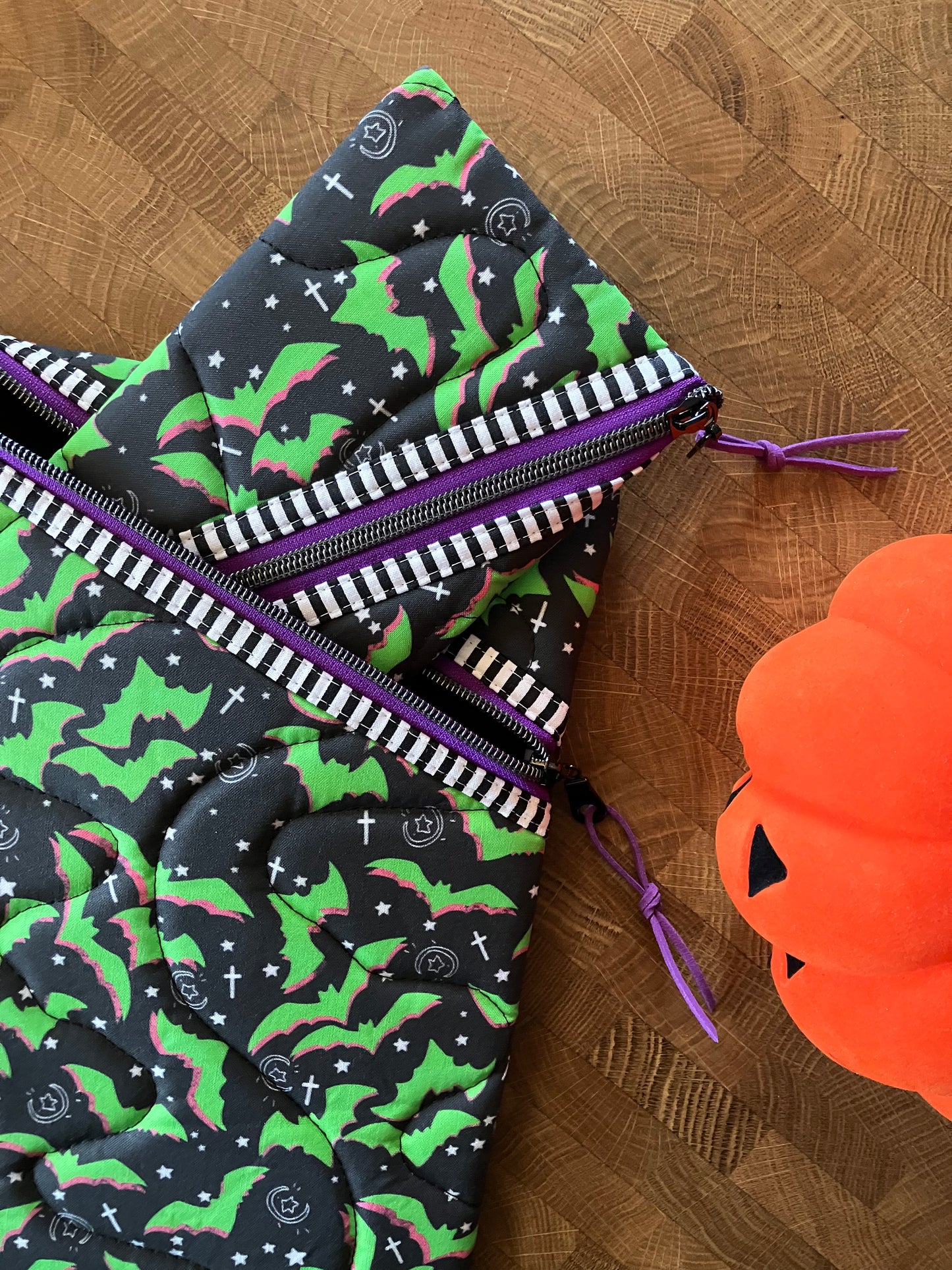 Lime Bats Book Pouch Set