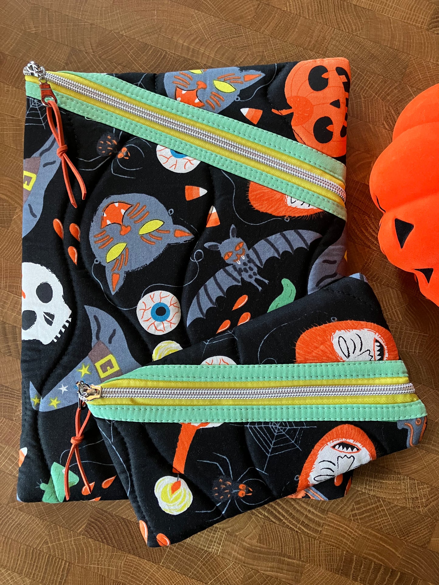 Halloween Book Pouch Set