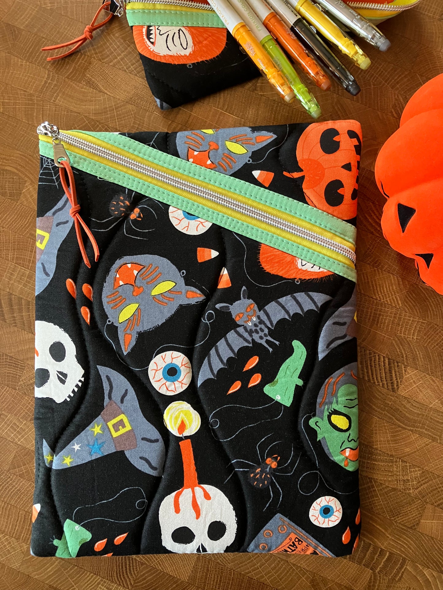 Halloween Book Pouch Set