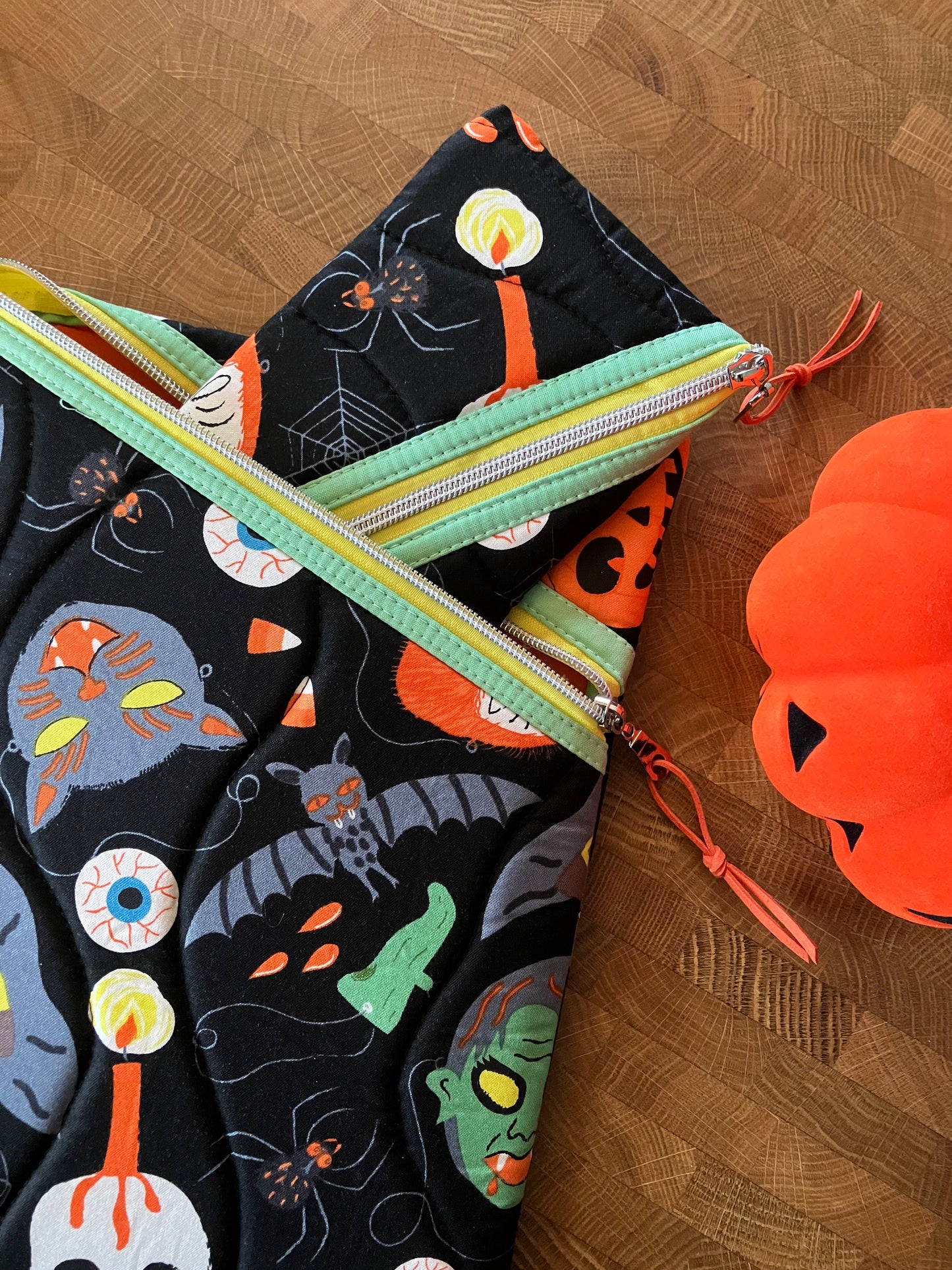 Halloween Book Pouch Set