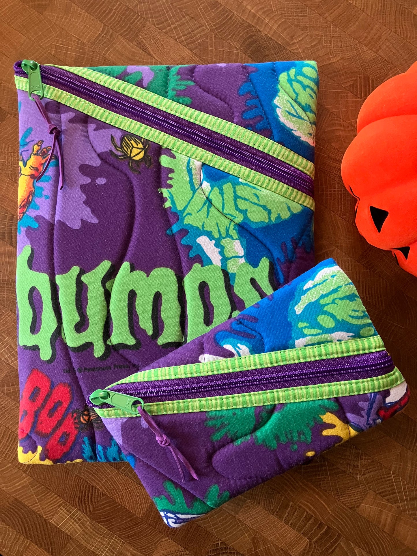 Goosebumps Book Pouch Set