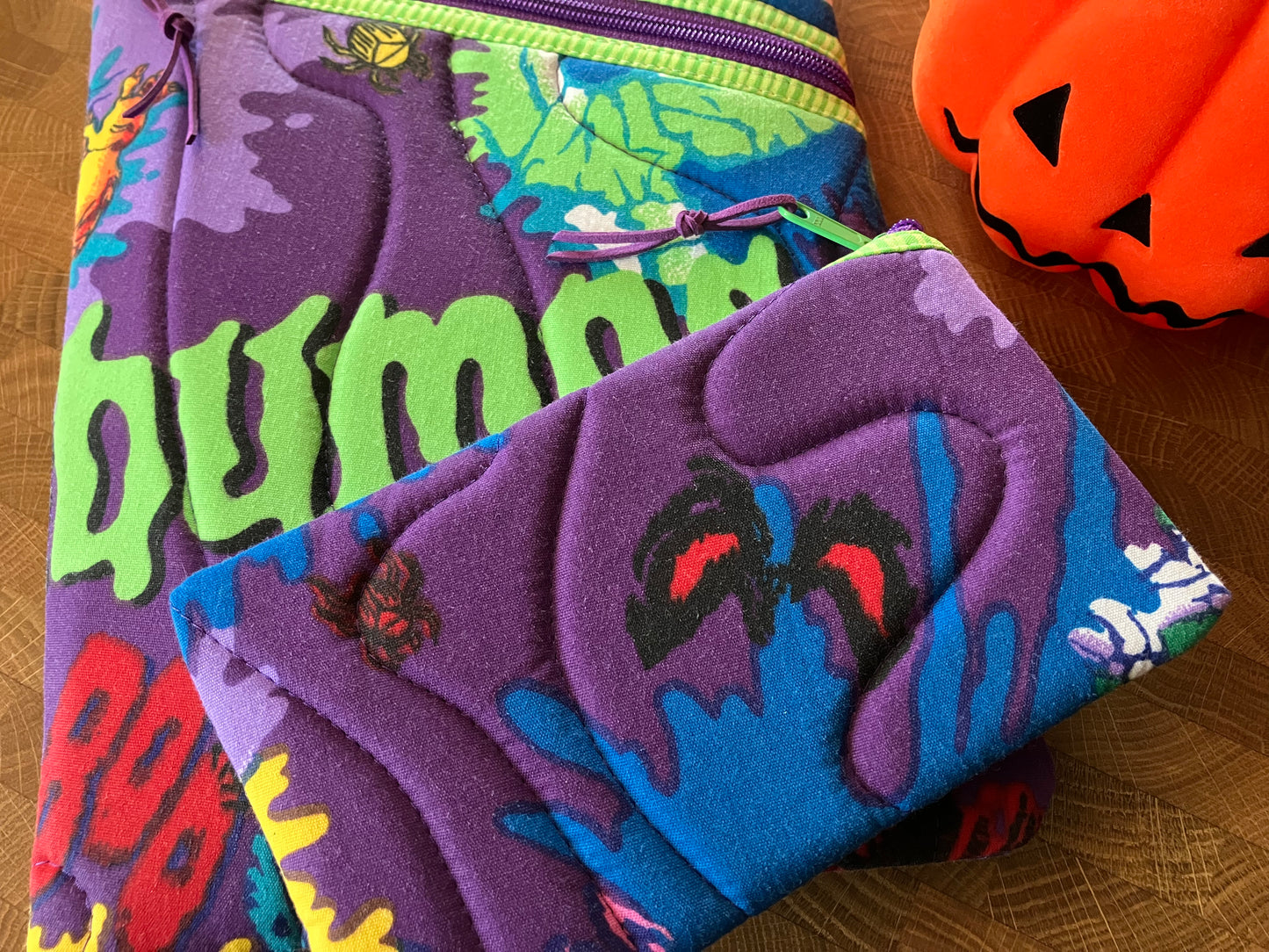 Goosebumps Book Pouch Set