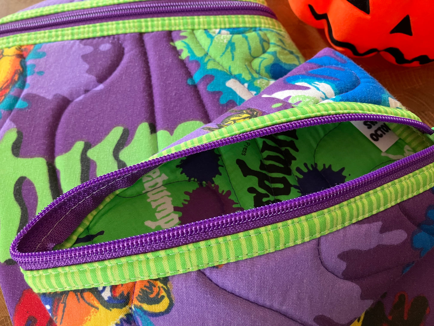 Goosebumps Book Pouch Set