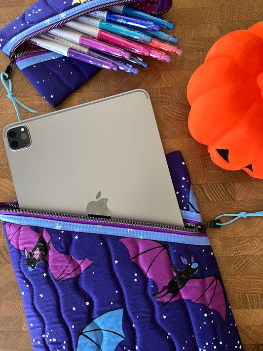 BATTY BOOK POUCH SET