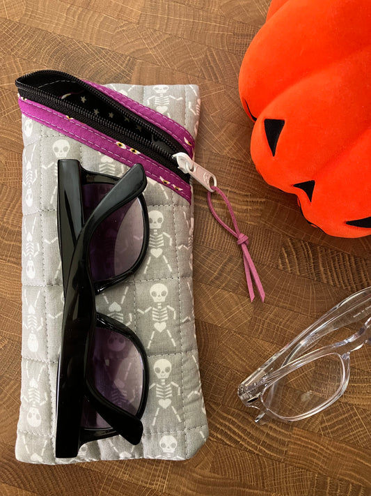 SKELETONS EYEWEAR POUCH