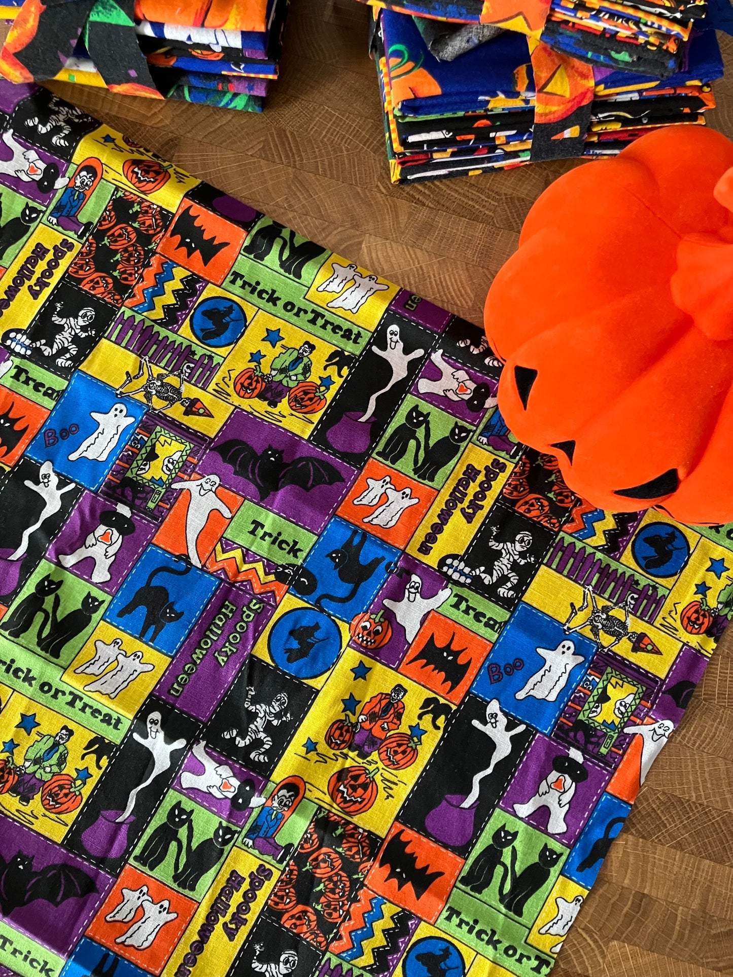 Fat Quarter Bundles: 6 *VINTAGE* Halloween Fabrics