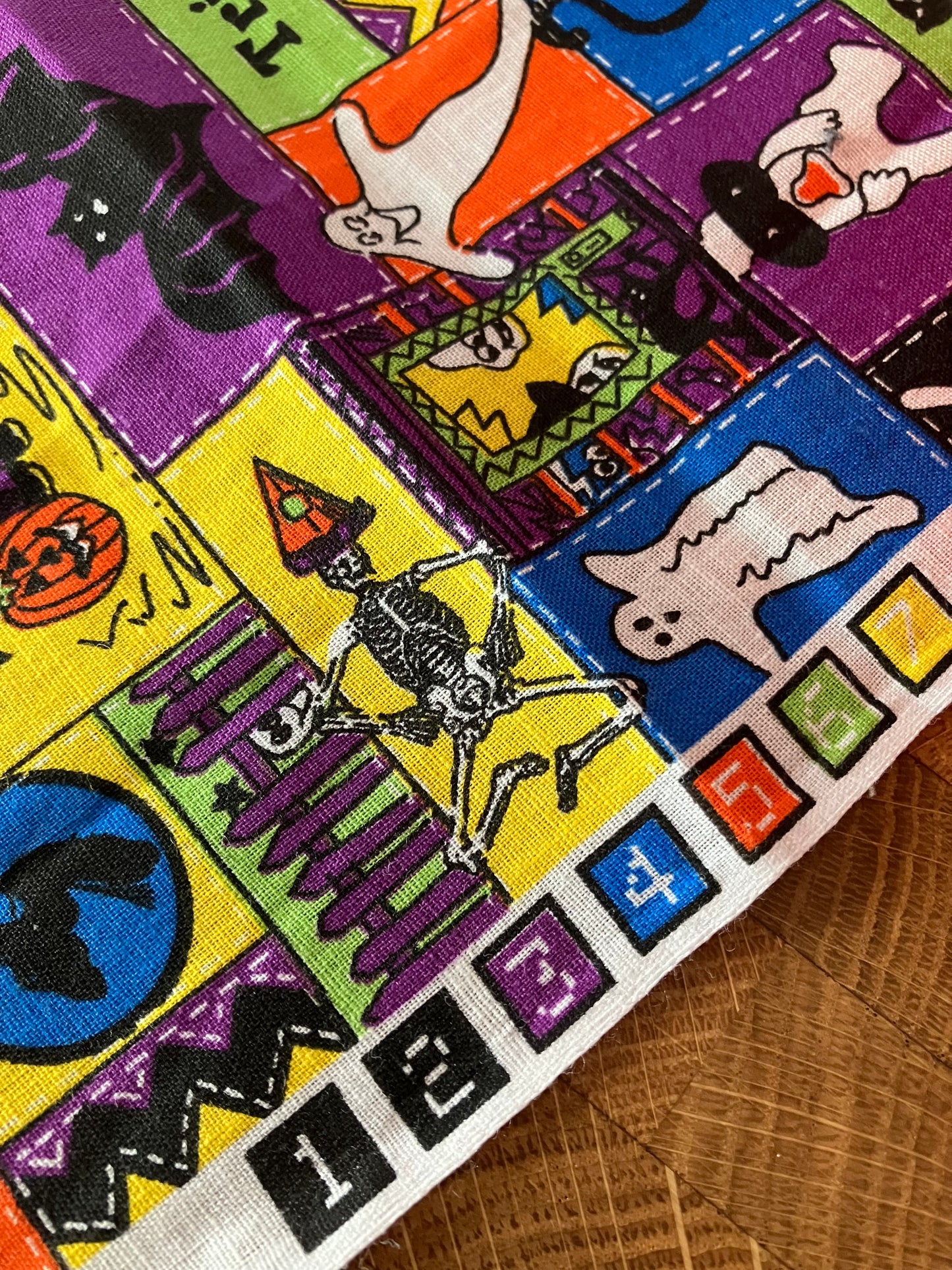 Fat Quarter Bundles: 6 *VINTAGE* Halloween Fabrics