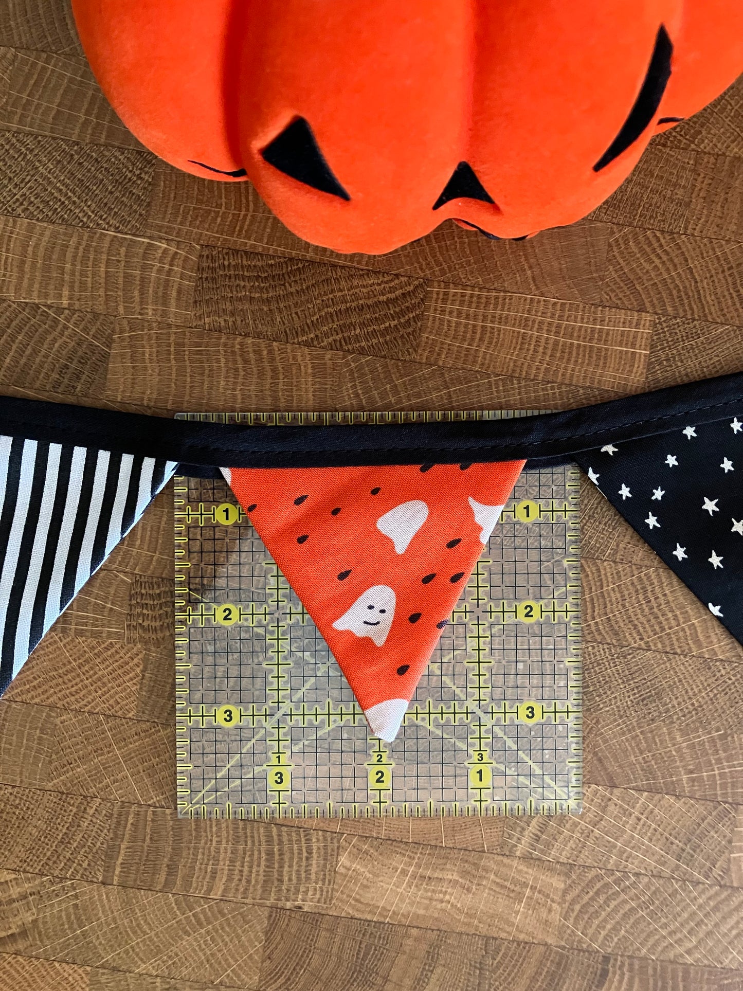 HALLOWEEN NIGHT BITTY BANNER