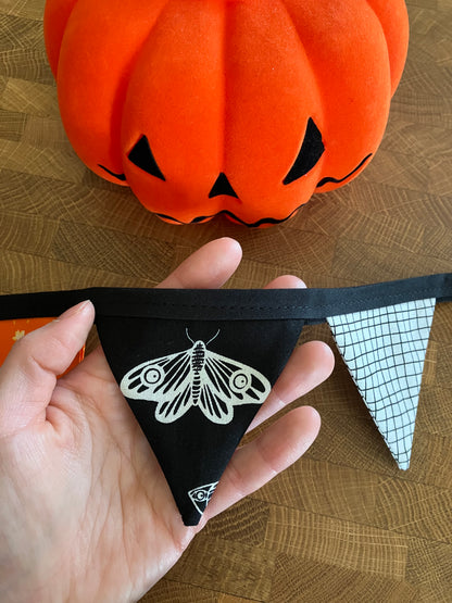 HALLOWEEN NIGHT BITTY BANNER
