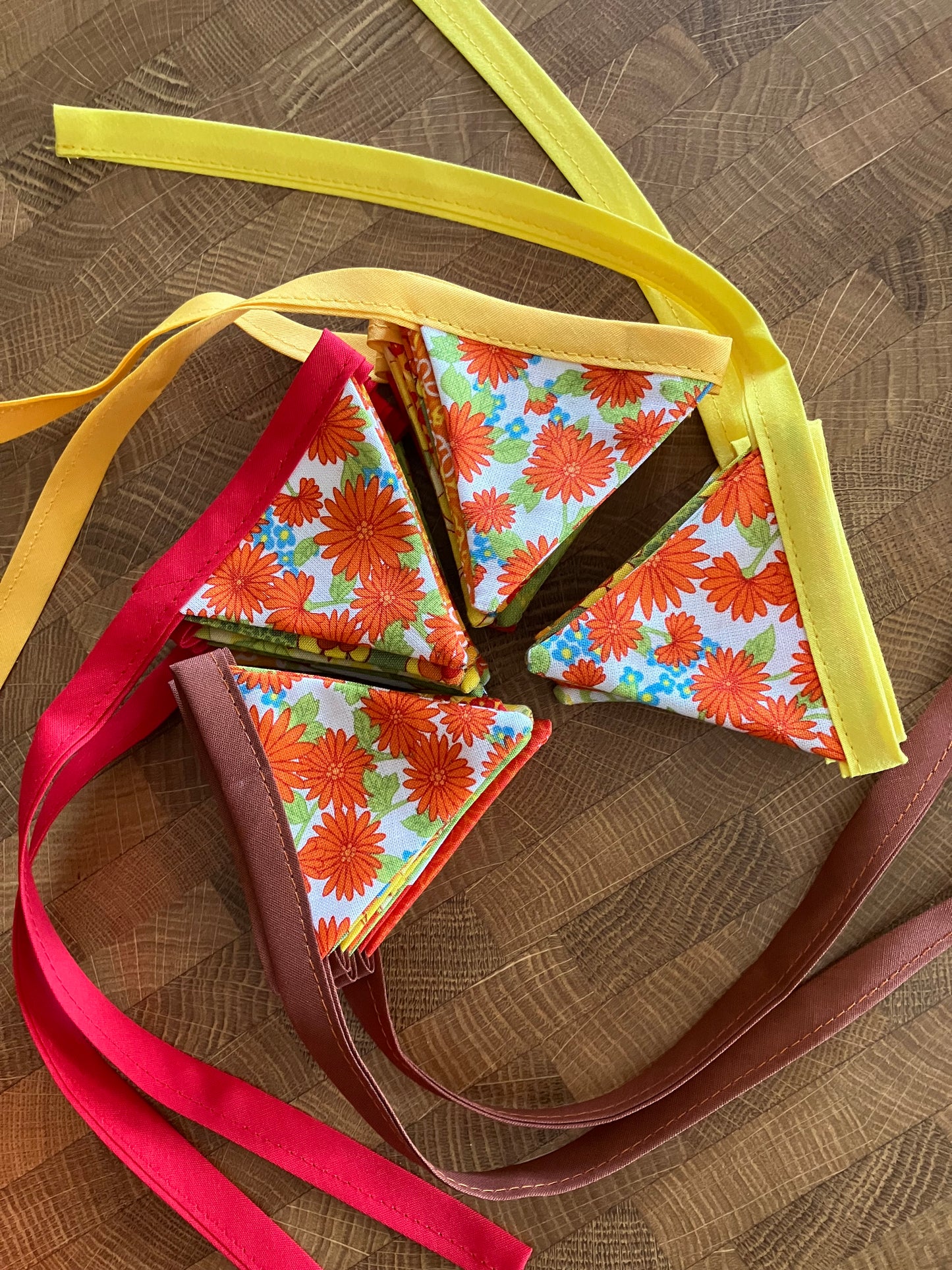 RETRO FALL FLORAL BITTY BANNER