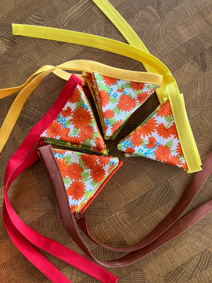 RETRO FALL FLORAL BITTY BANNER