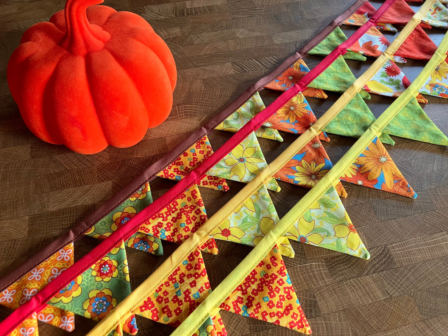 RETRO FALL FLORAL BITTY BANNER
