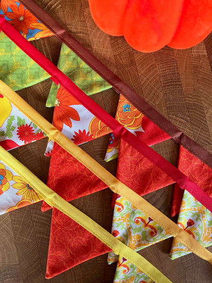 RETRO FALL FLORAL BITTY BANNER