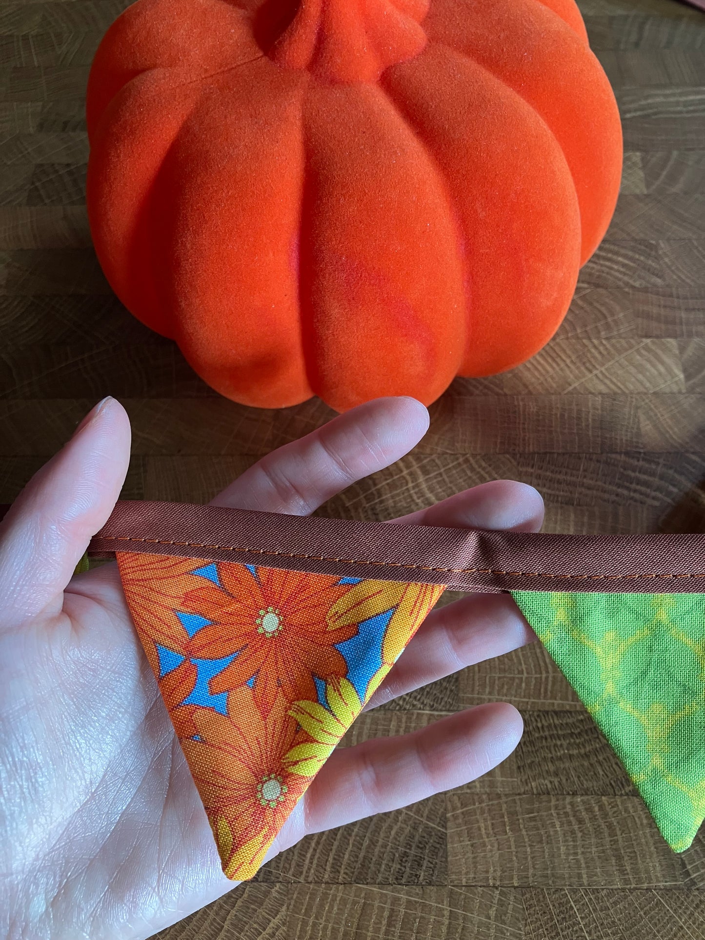 RETRO FALL FLORAL BITTY BANNER