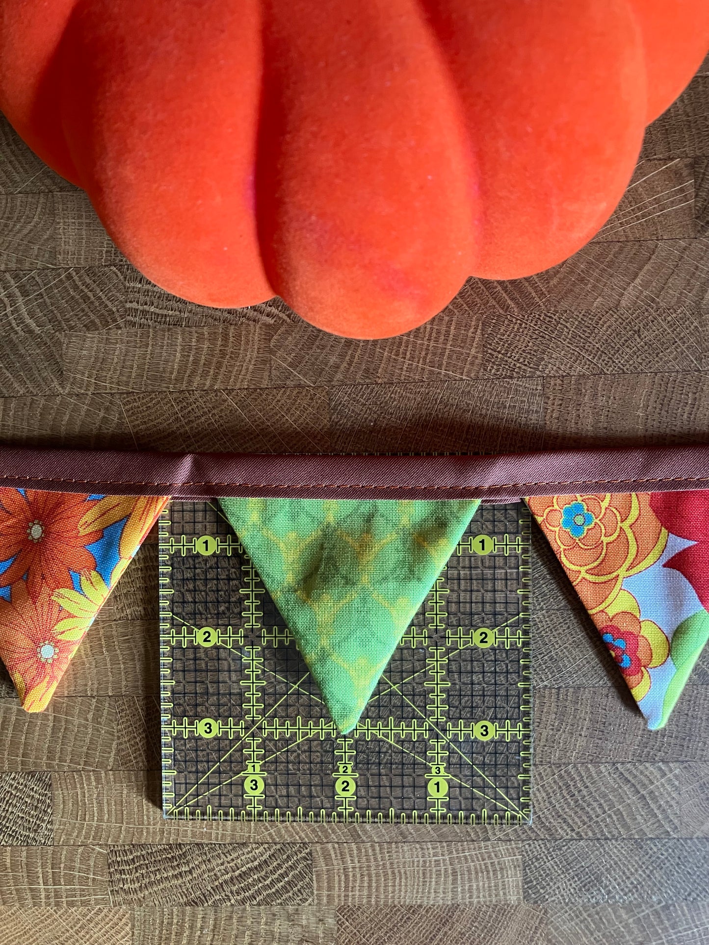 RETRO FALL FLORAL BITTY BANNER