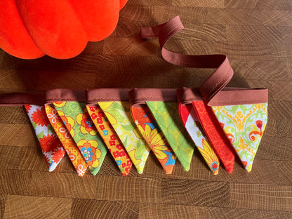 RETRO FALL FLORAL BITTY BANNER