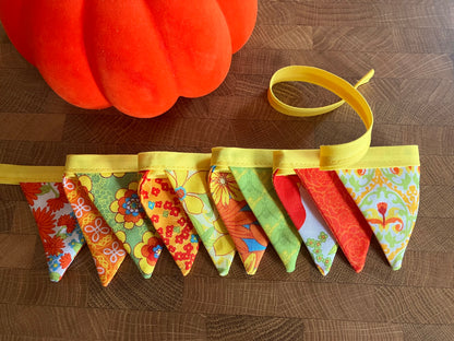 RETRO FALL FLORAL BITTY BANNER