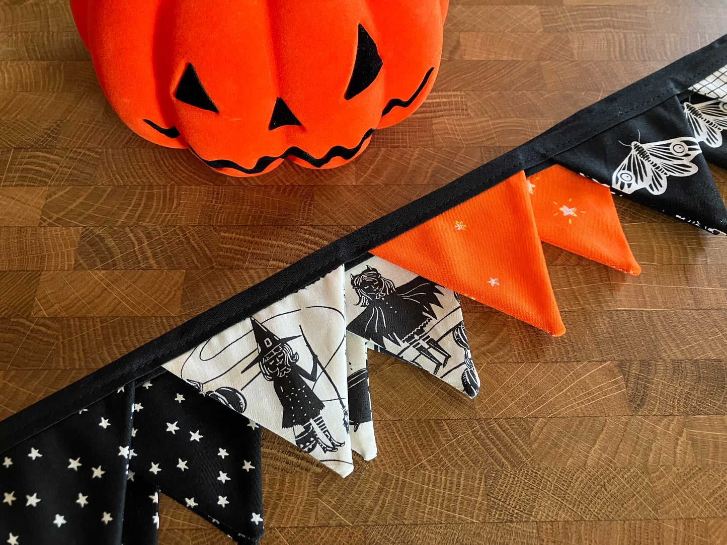 HALLOWEEN NIGHT BITTY BANNER