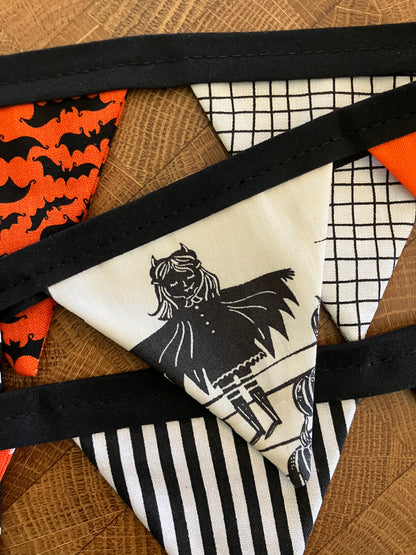 HALLOWEEN NIGHT BITTY BANNER
