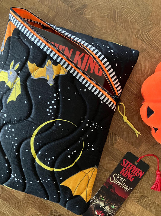 BATTY BOOK POUCH